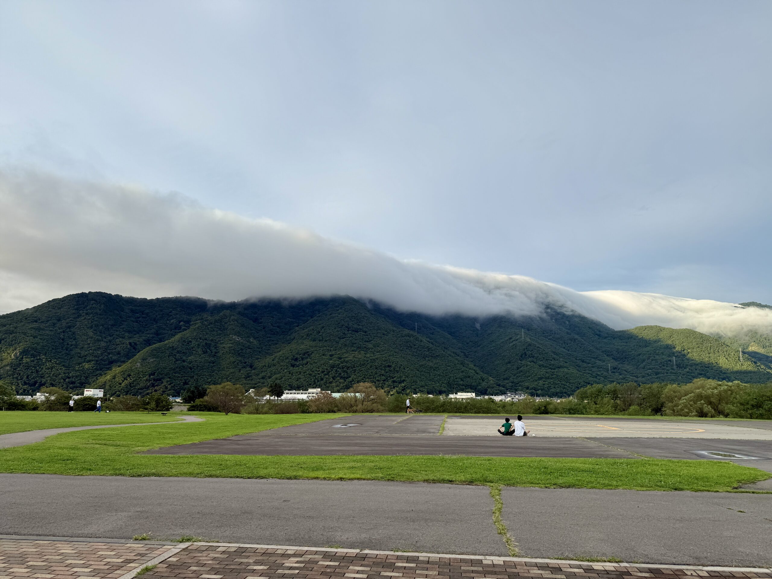 太郎山の逆さ霧